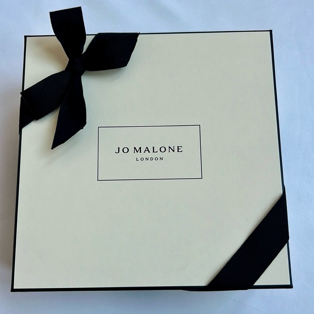 Jo Malone Gift Box with Ribbon